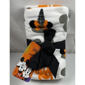 Disney  Halloween Mickey Mouse 2 Pack  Hand Towels Minnie Mouse Witch